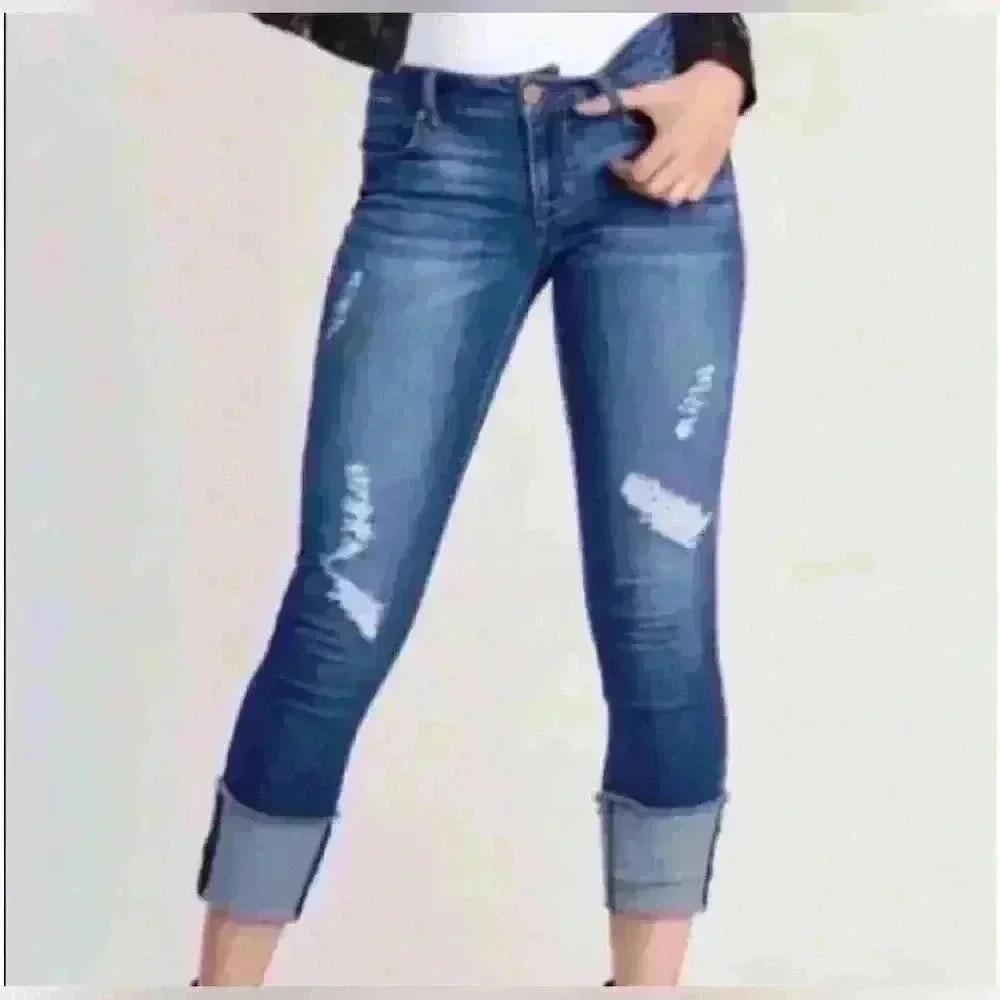 1822 The “Taylor” Jeans, Women’s Size 6, Distressed 3.5” cuffed, dark wash NWOT - Picture 3 of 16